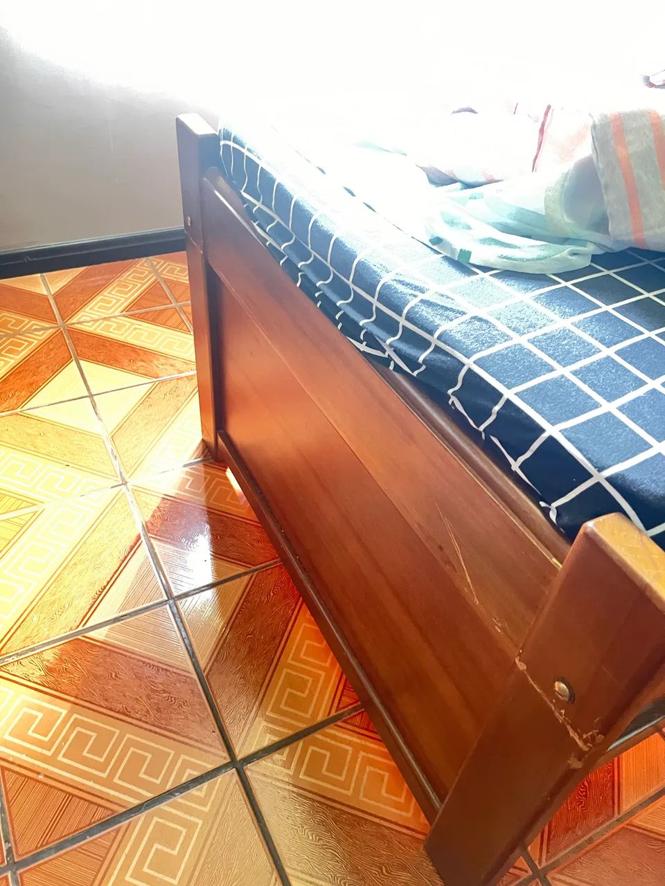 Cama de madeira maciça usada  - Foto 4