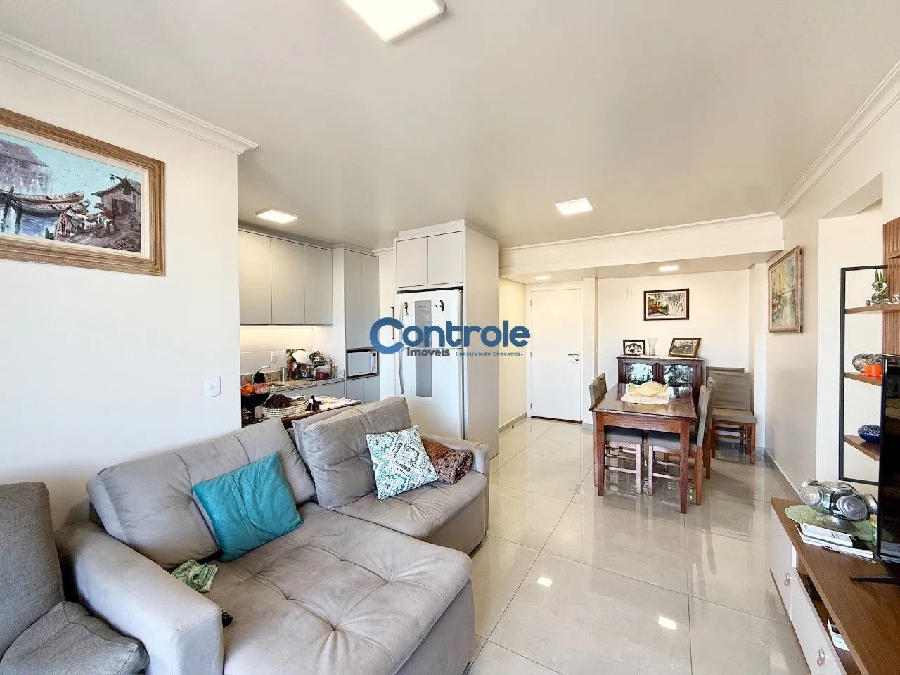 Apartamento com 03 dormitórios em Barreiros, São José/SC!