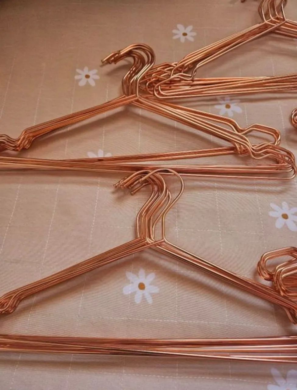 kit 50 cabides metal rose gold - Foto 2