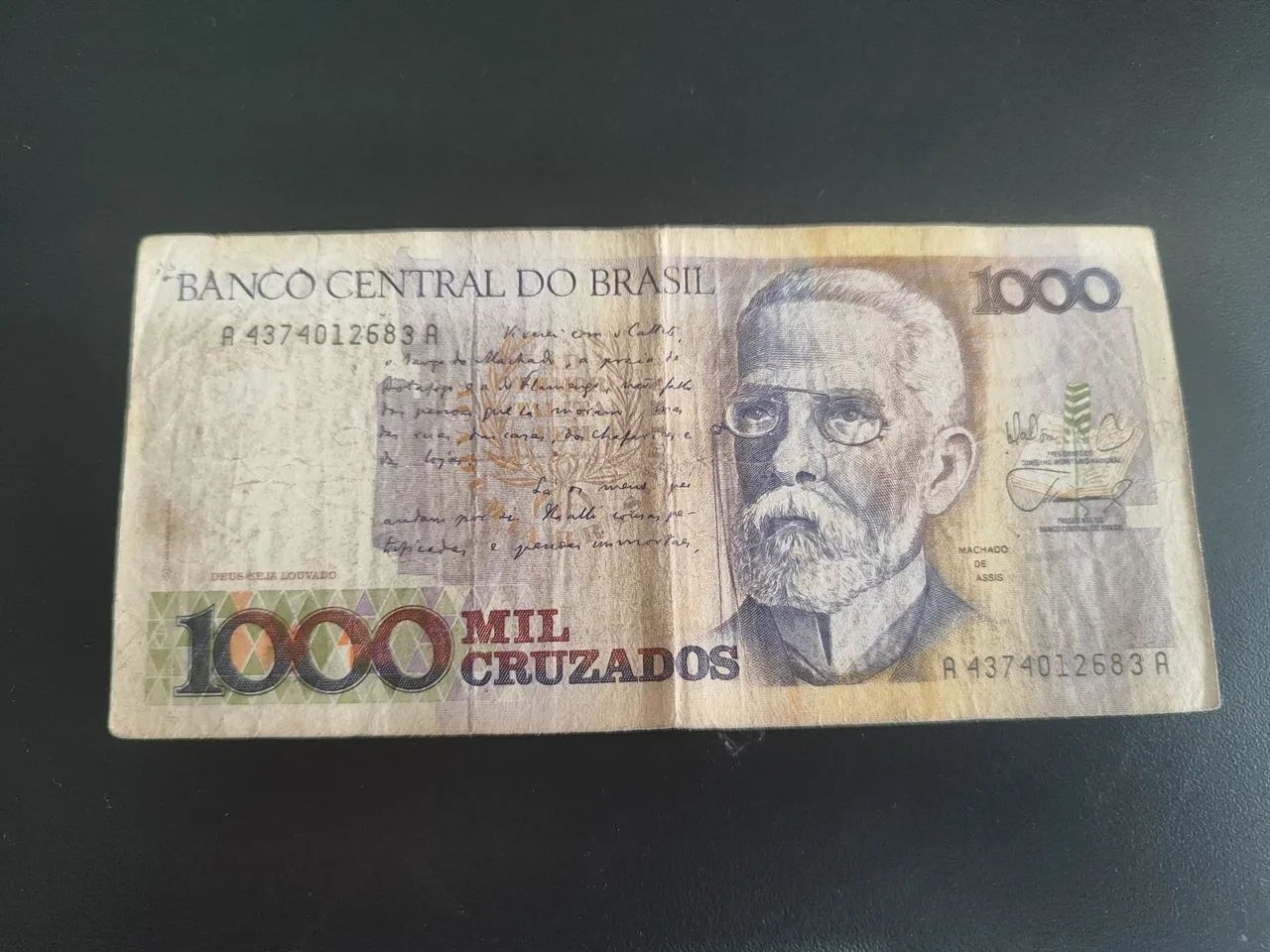 Notas de dinheiro antigas