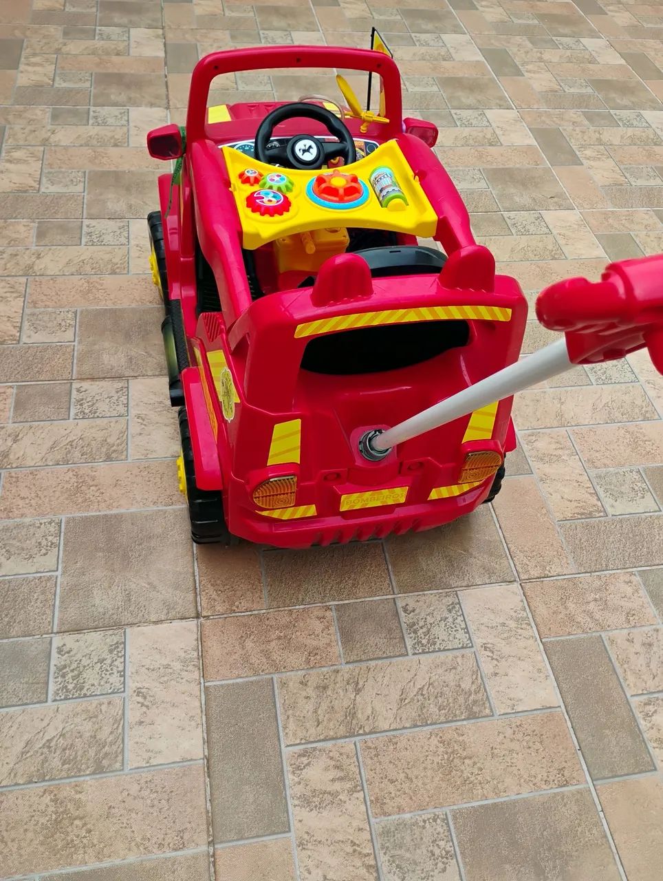 Carrinho de bombeiro infantil