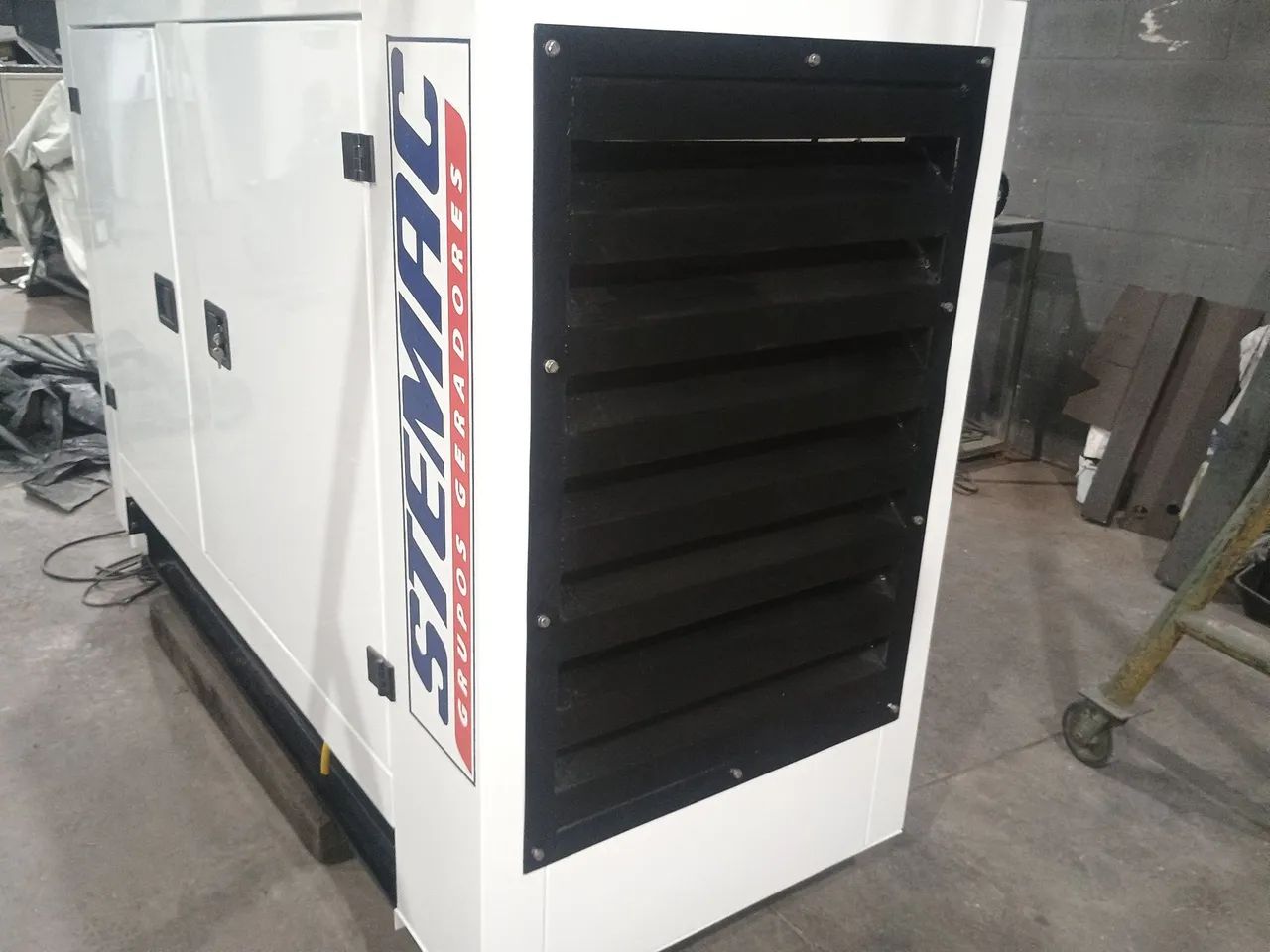 Vendo Gerador 45 kVA MWM 3 cilindros 