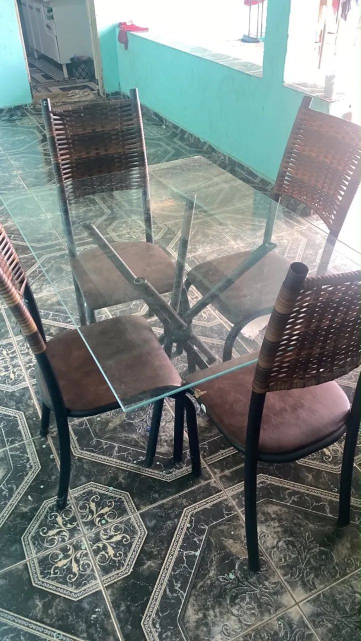 Mesa de vidro 4 cadeiras