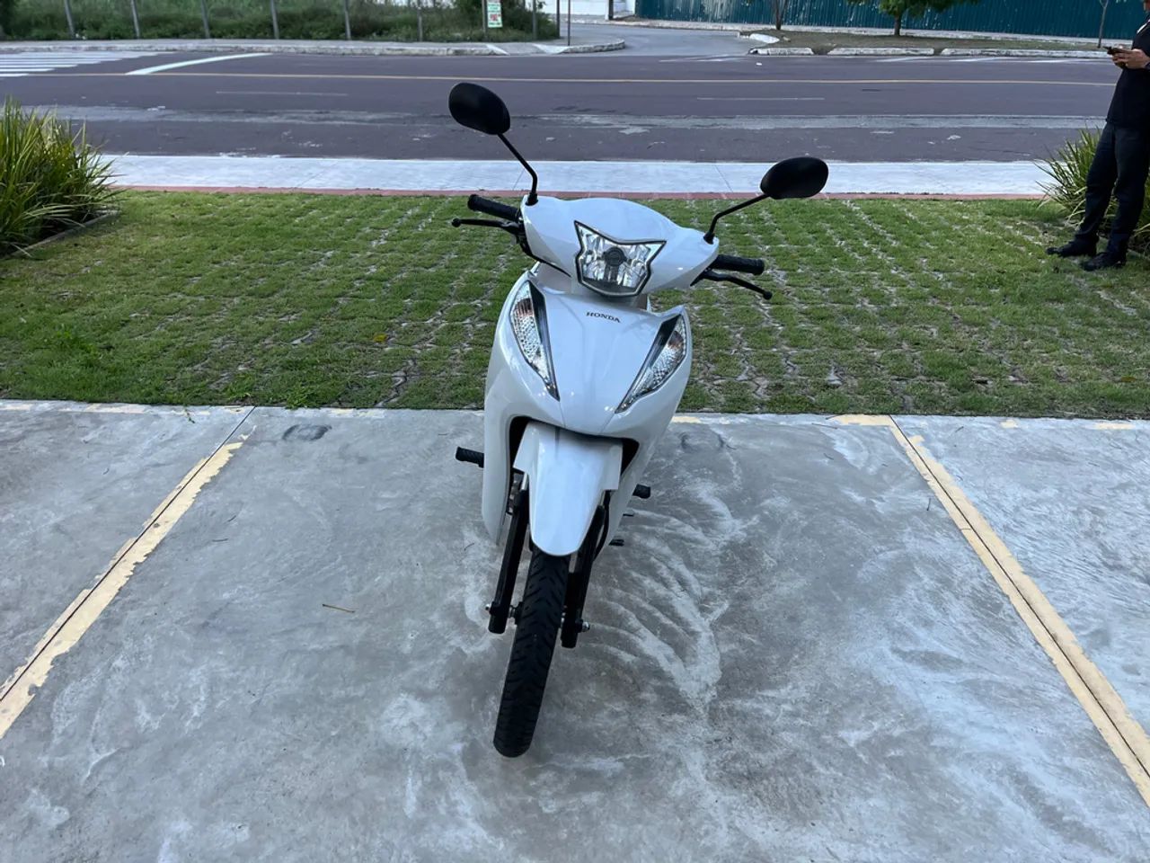 Honda BIZ EX 2026