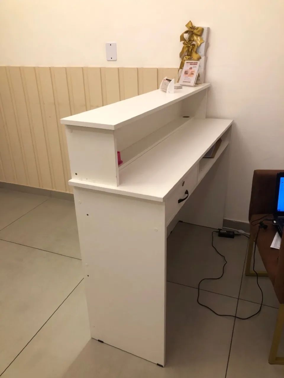 VENDE SE BALCÃO RECEPÇÃO  - Foto 2