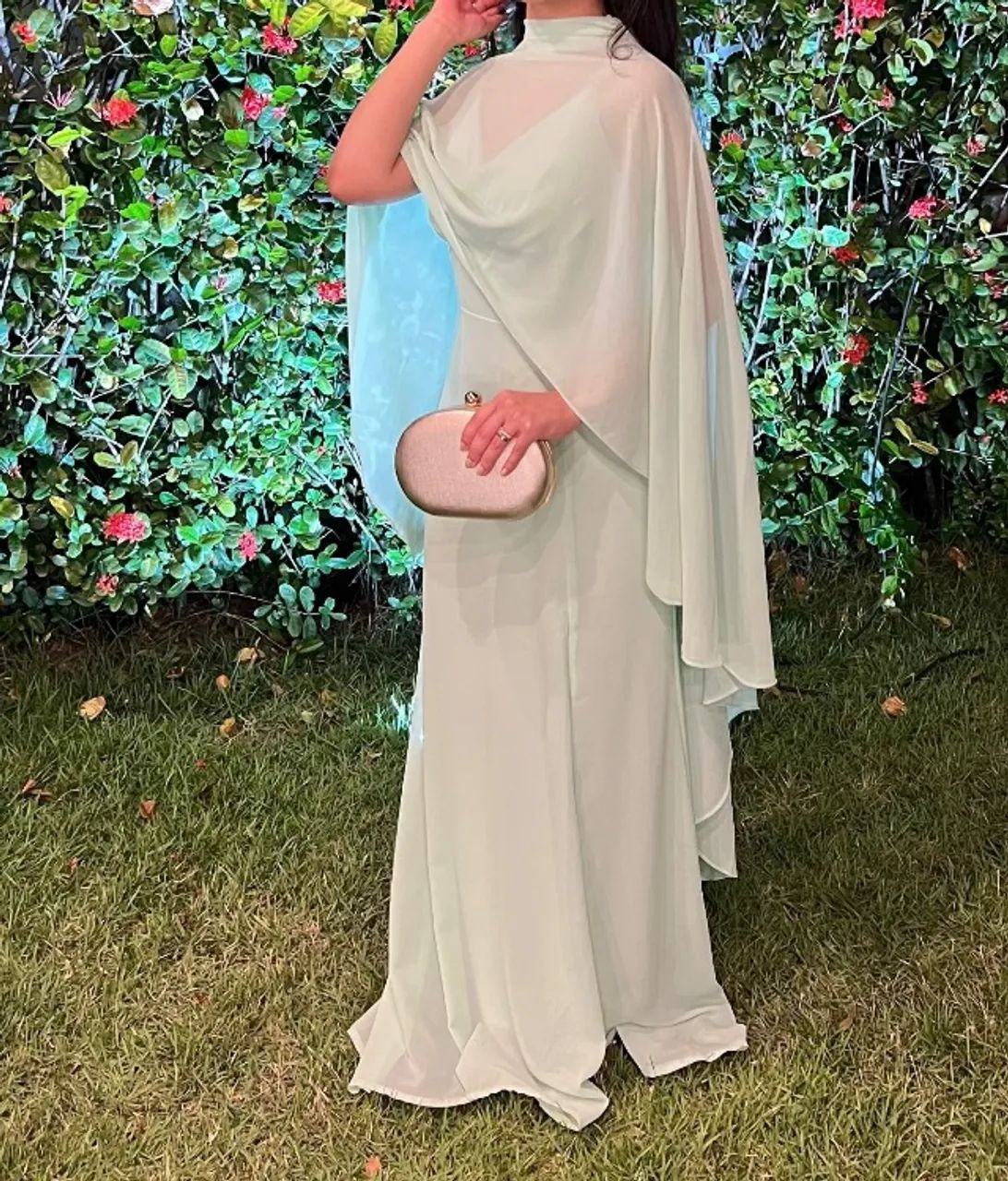 Vestido Verde Menta Madrinha com Capa Fluida | Usado 1x | Perfeito para Casamento - Foto 2