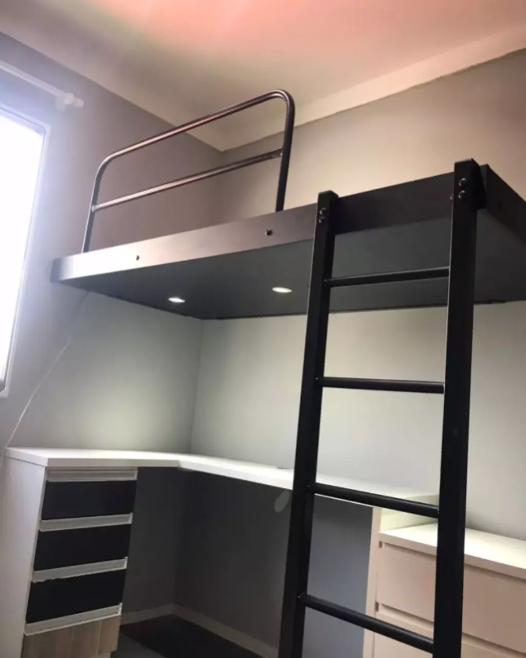 CAMA SUSPENSA  COM LEDS - Foto 2