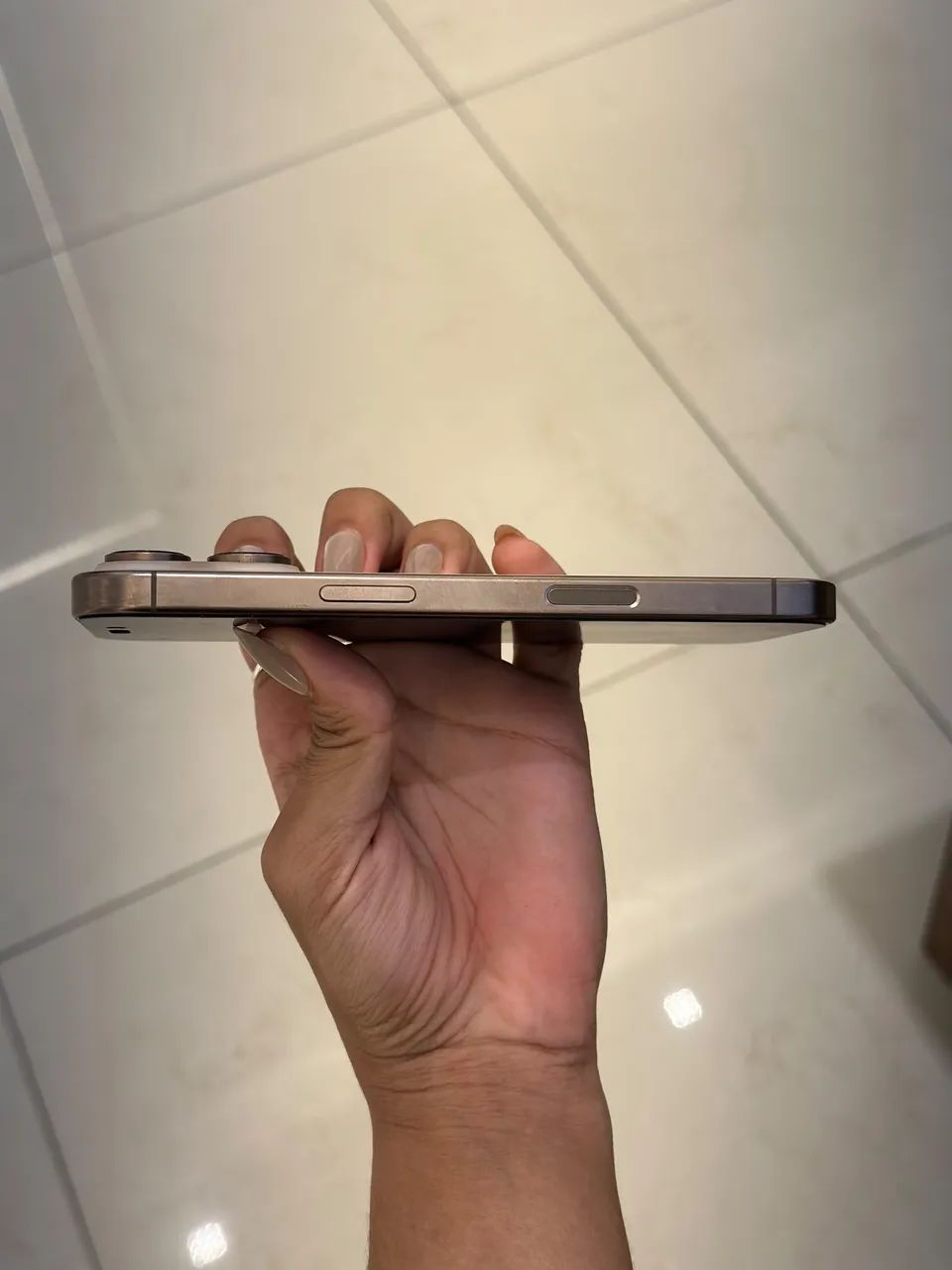Vendo iPhone 16pro 256G  CONSERVADO  - Foto 3