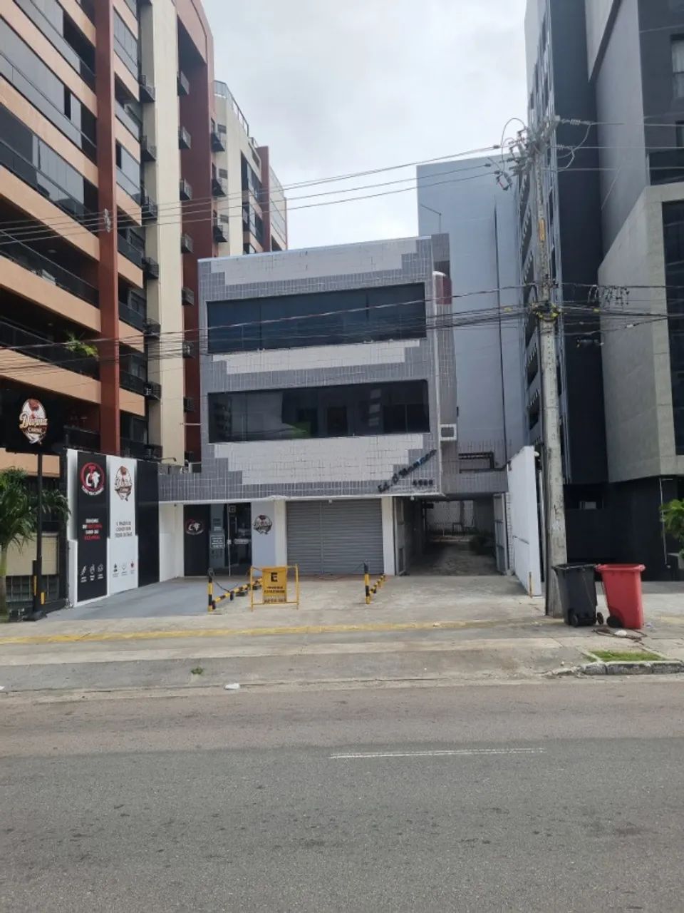 LOJA TERREA EM TAMBAU 30 M²