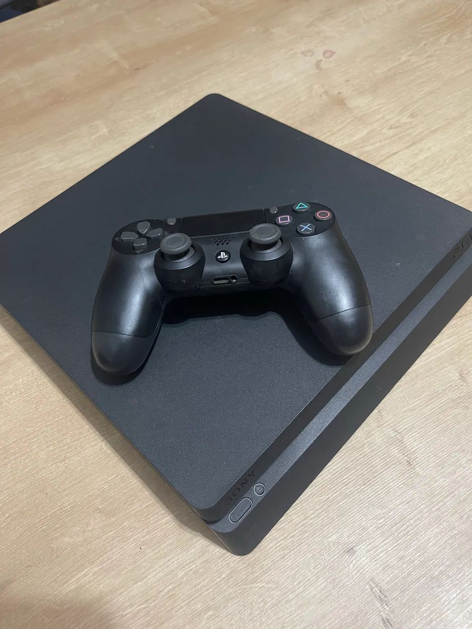 Ps4 500gb + 1 controle + 5 jogos