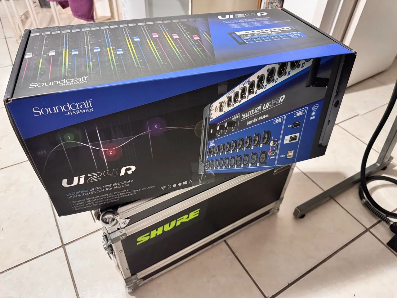 SoundCraft UI24R com Case - Foto 3