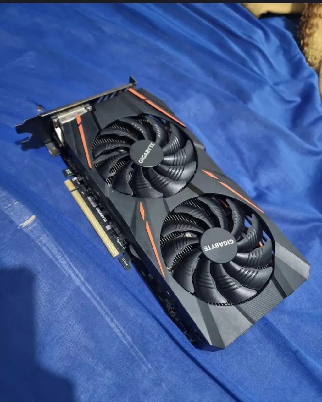 Placa: RX 590 com 8GB Gigabyte 