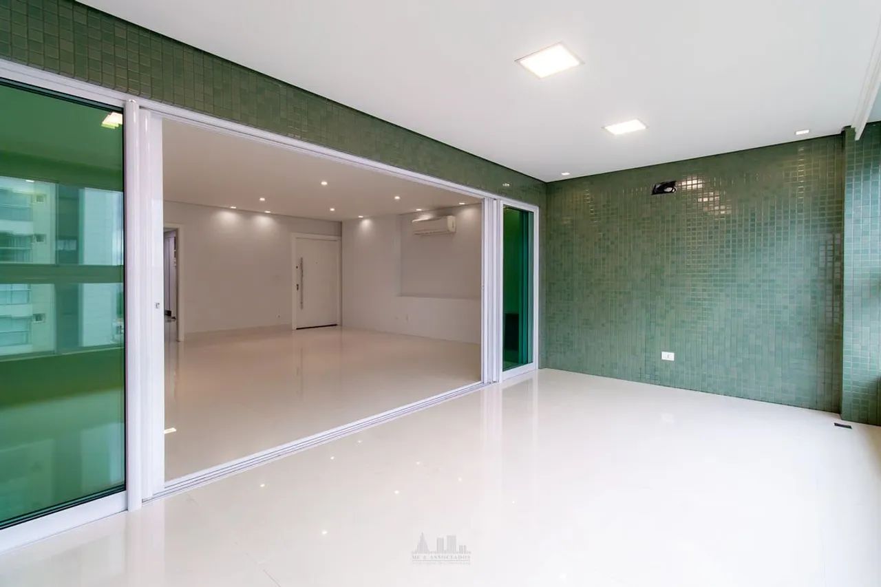 Aparamento no Centro de Maringá, praticamente novo - Foto 5