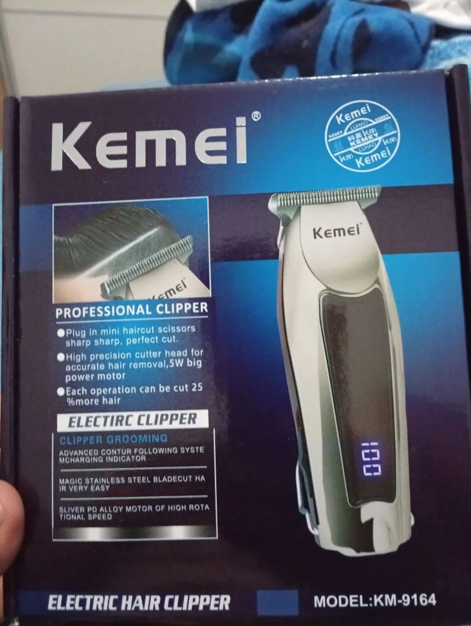 Máquina de cortar cabelo Kemel 