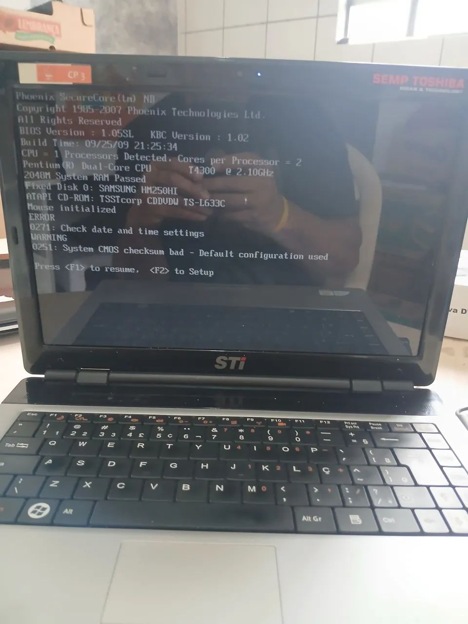 Notebook Semp Toshiba IS 1412