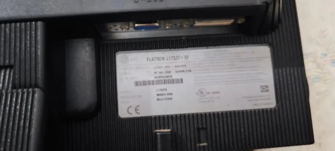 Monitor LG Flatron L1753T-SF, um modelo de monitor LCD de 17 polegadas - Foto 3