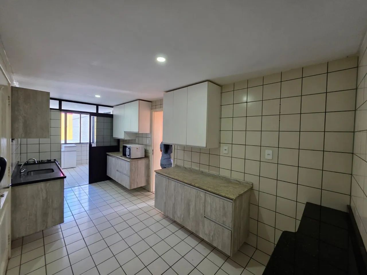 ALUGO apartamento com ( sala com 2 varandas) - Foto 5