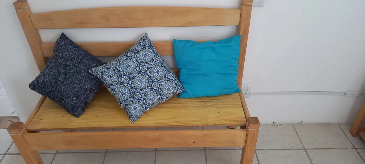 Sofá/ Banco de madeira 