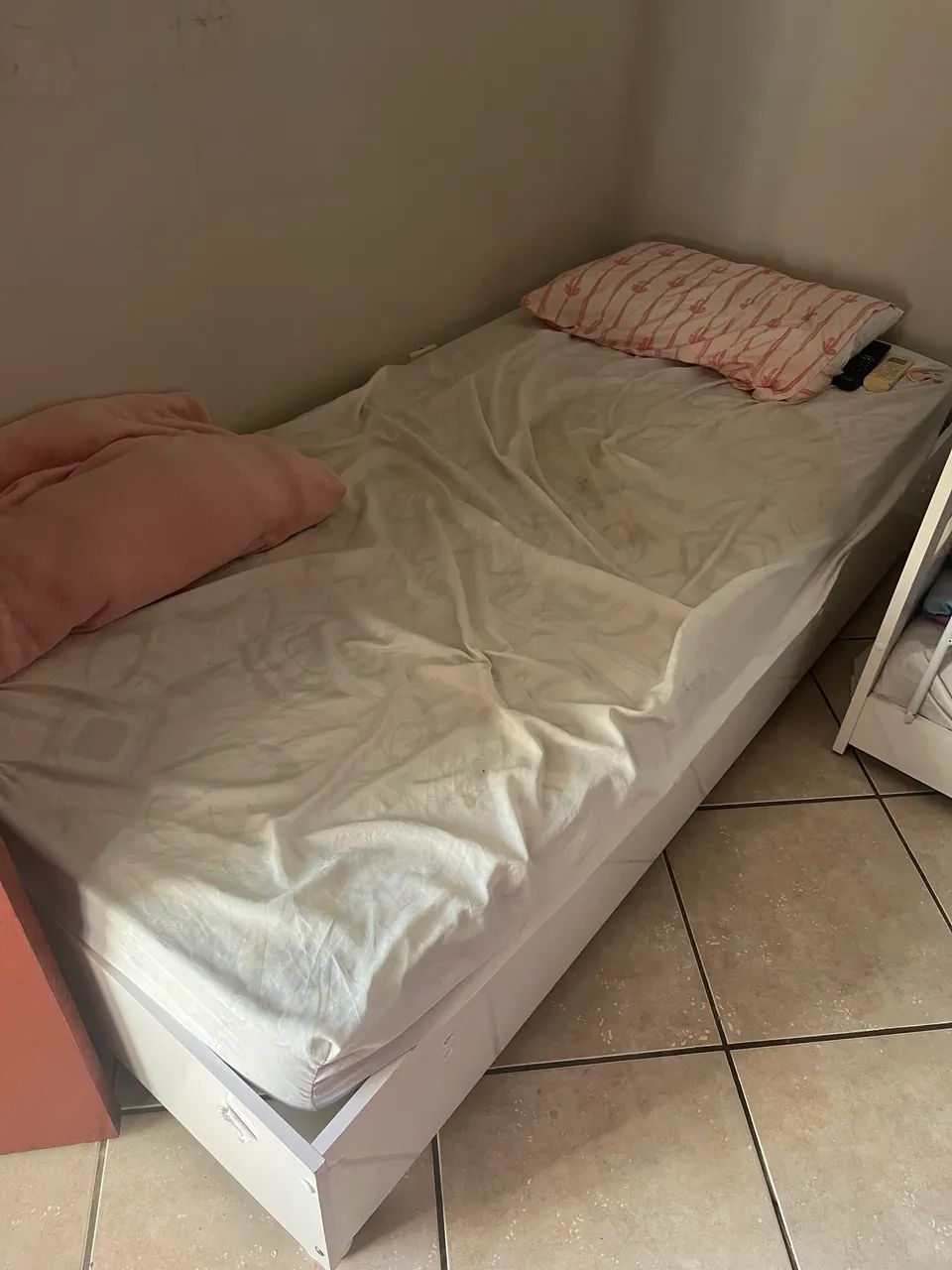 Cama solteiro