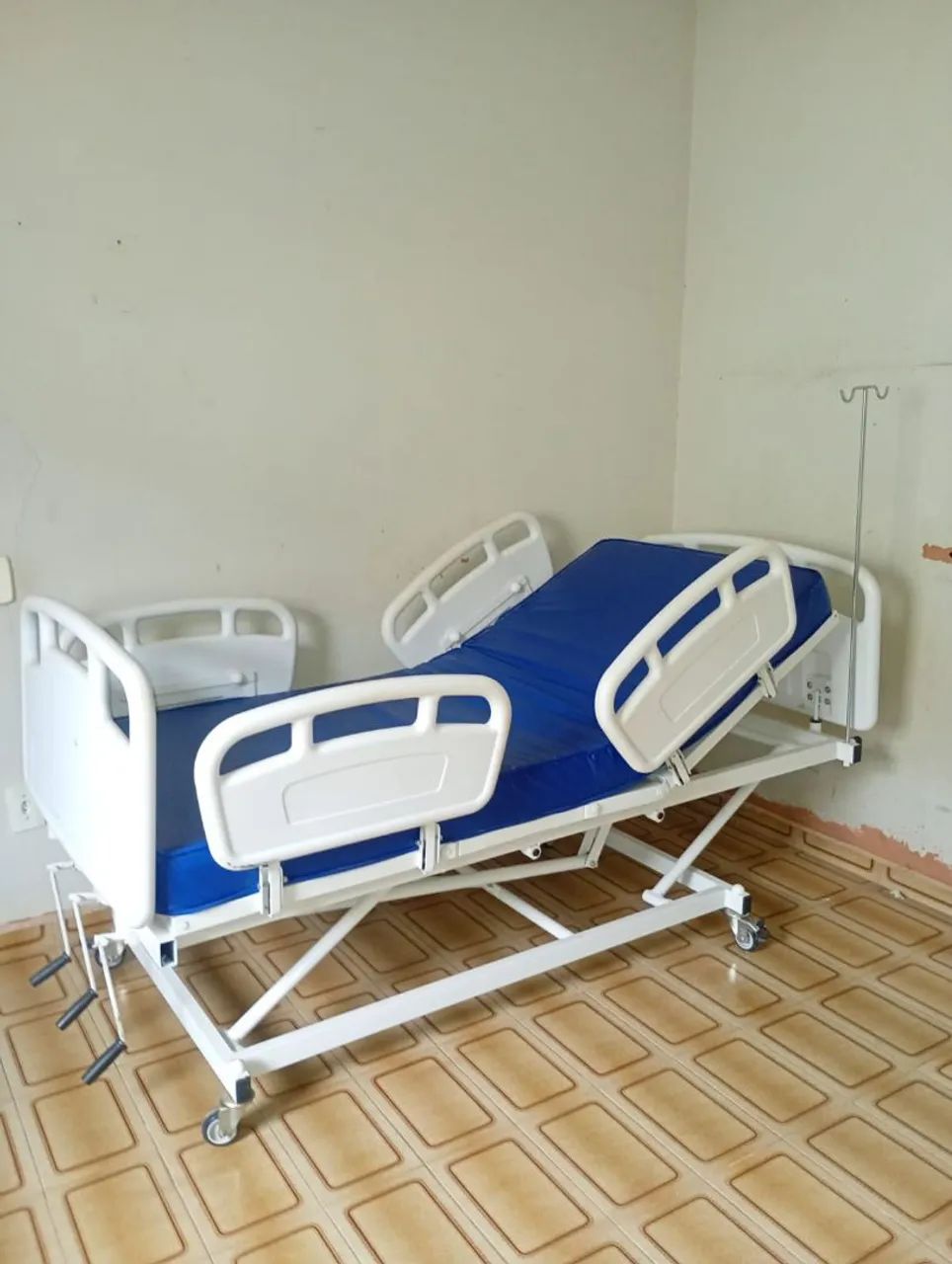 Cama hospitalar com colchão  - Foto 2