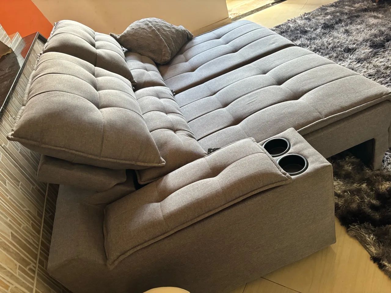 Sofá todo em linho perfeito recém reformado todo  - Foto 4