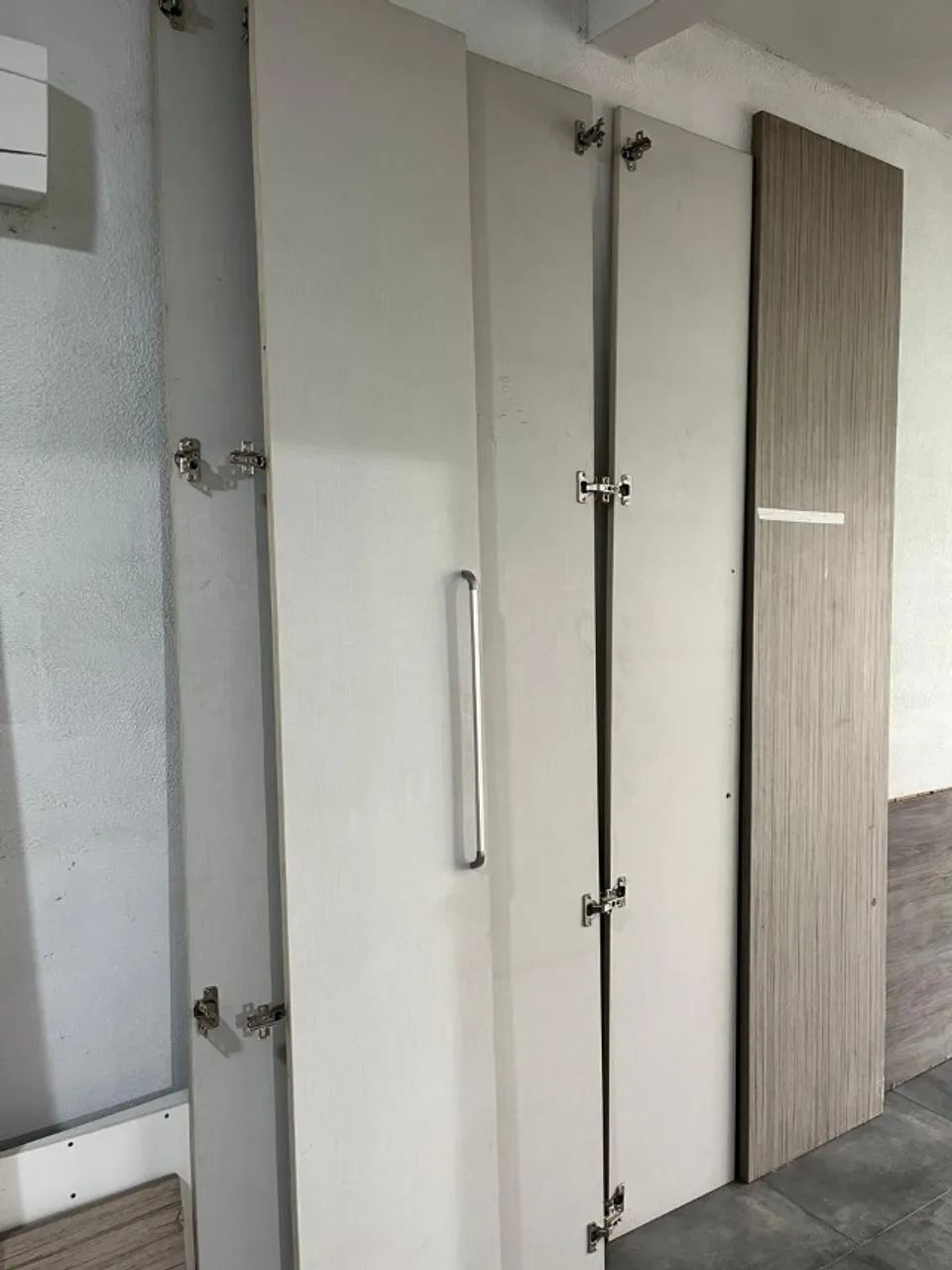 Guarda roupas 4 portas - Foto 2