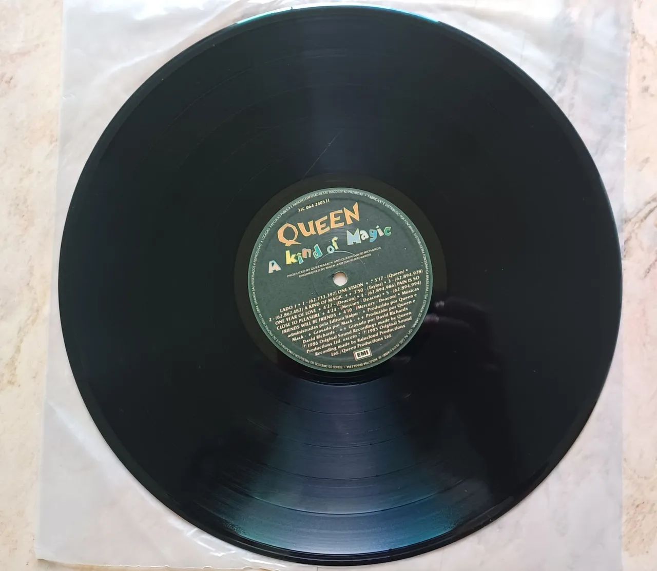 Queen - A Kind of Magic Lp - Foto 4