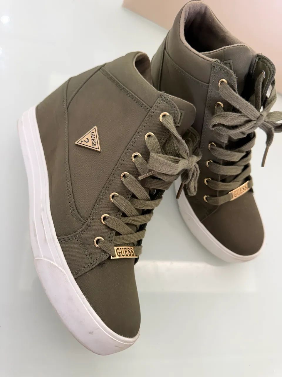 BOTA GUESS COM SALTINHO IMPORTADA DOS  EUA  - Foto 2