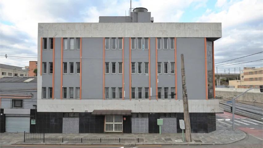 Prédio Comercial de Esquina com 1.000 m² na Av. Sete de Setembro