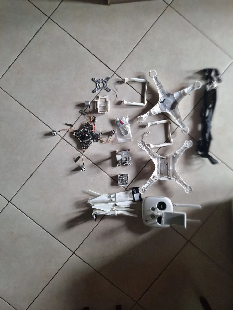 Drone Dji phantom 3 advance, para retirar peças  - Foto 4