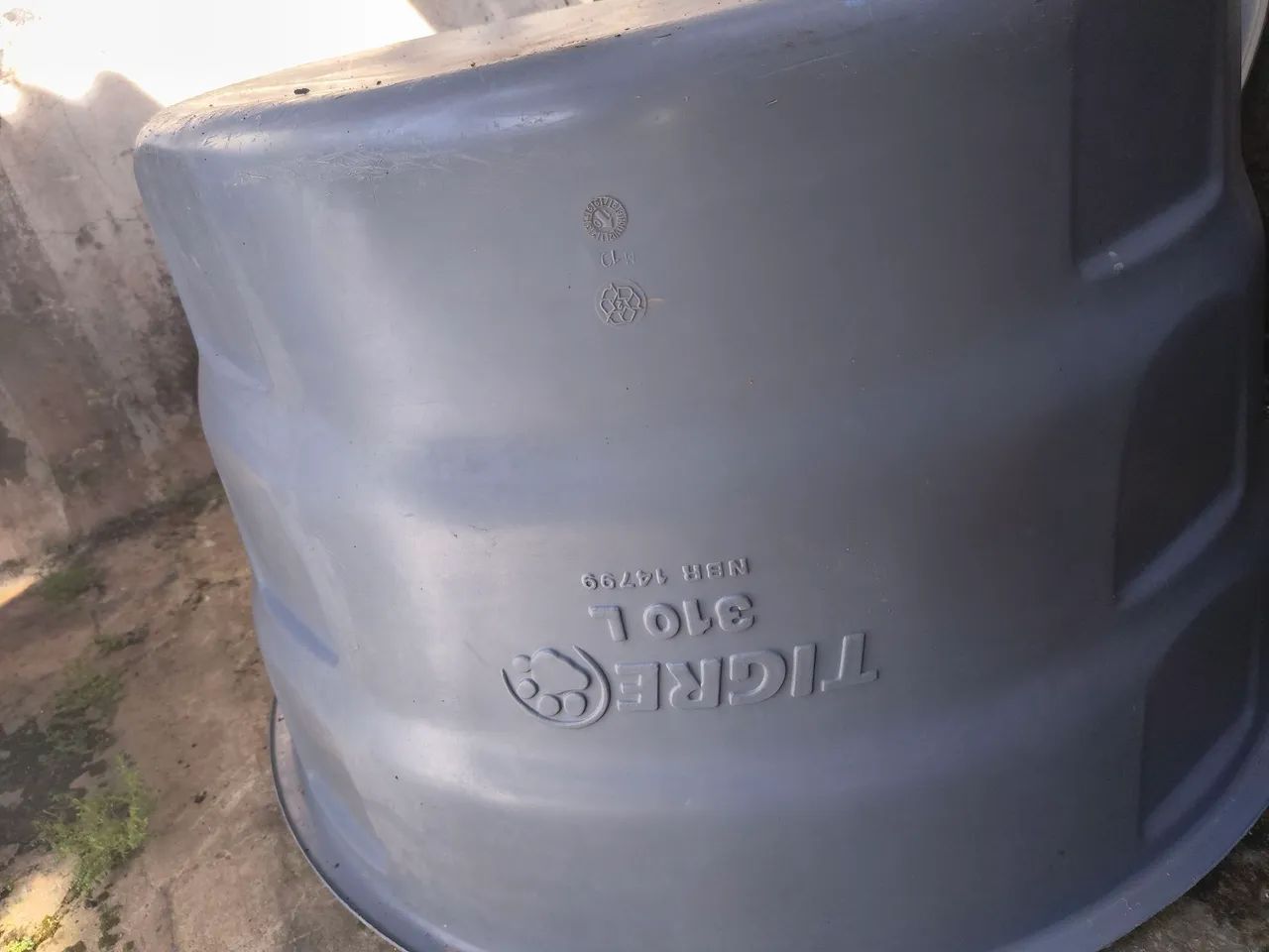 Caixa D'água 310L Com Tampa - Ótimo Estado  - Foto 4