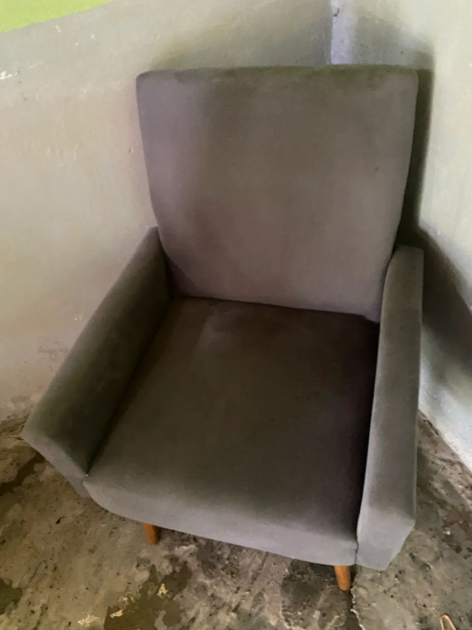 Duas poltronas em bom estado pra vender logo - Foto 3