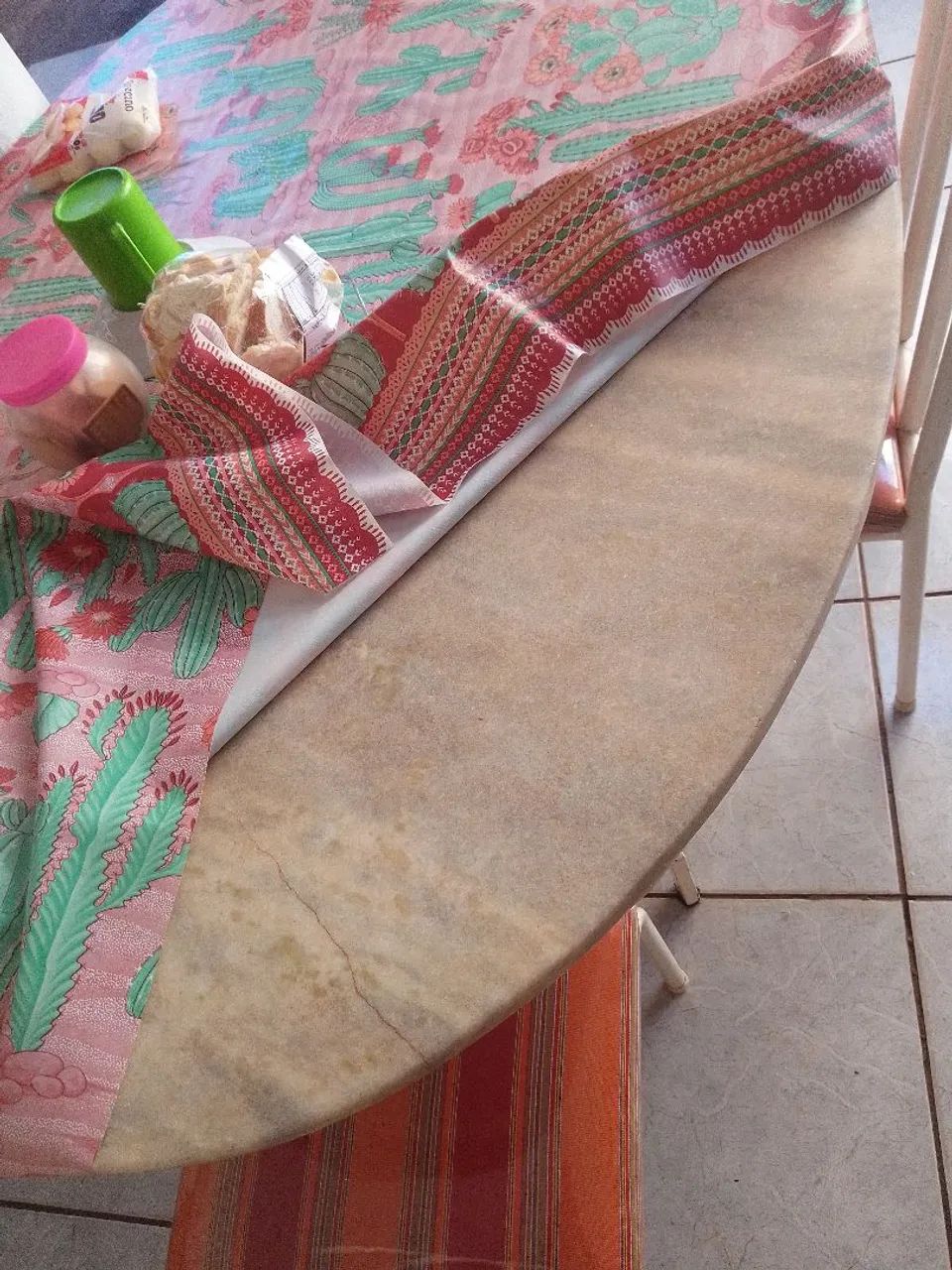 Mesa com 4 cadeiras  - Foto 3