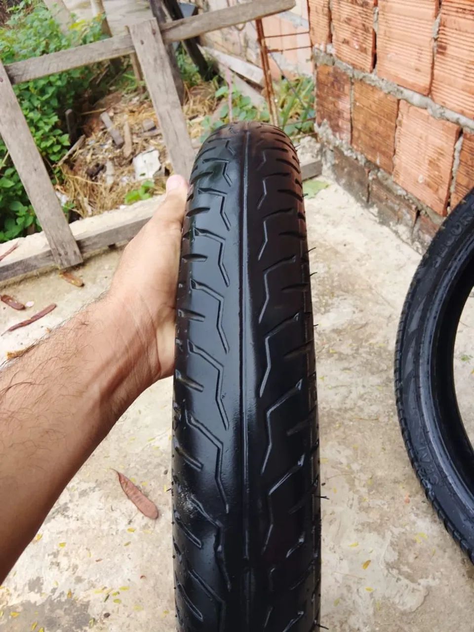 Pneus de moto semi novo de moto - Foto 5