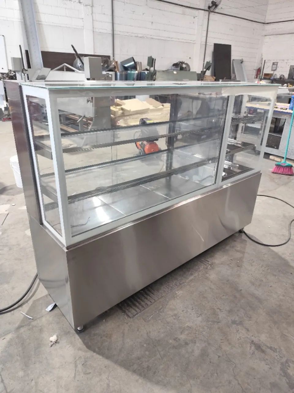 Vitrine expositora refrigerada inox 1800×600×1250 mm