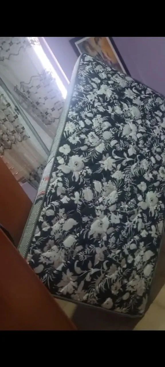 Colchao solteiro ortobom pouco uso