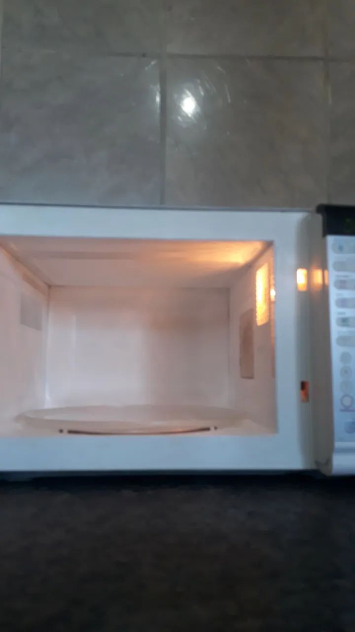 Microondas Electrolux 30 litros funcionando perfeitamente.  - Foto 5