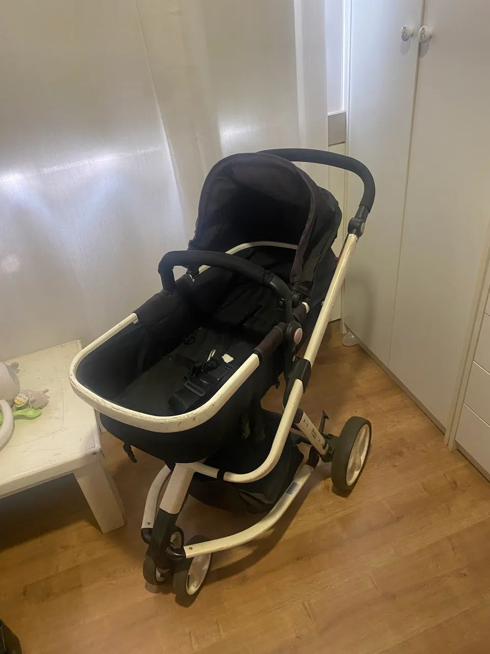 Carrinho de Bebê 3 em 1 - Completo e Conservado