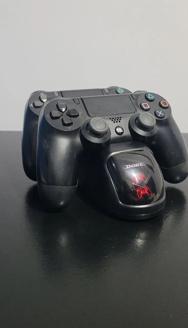 PS4 COM 2 CONTROLES ,CARREGADOR +JOGOS - Foto 3