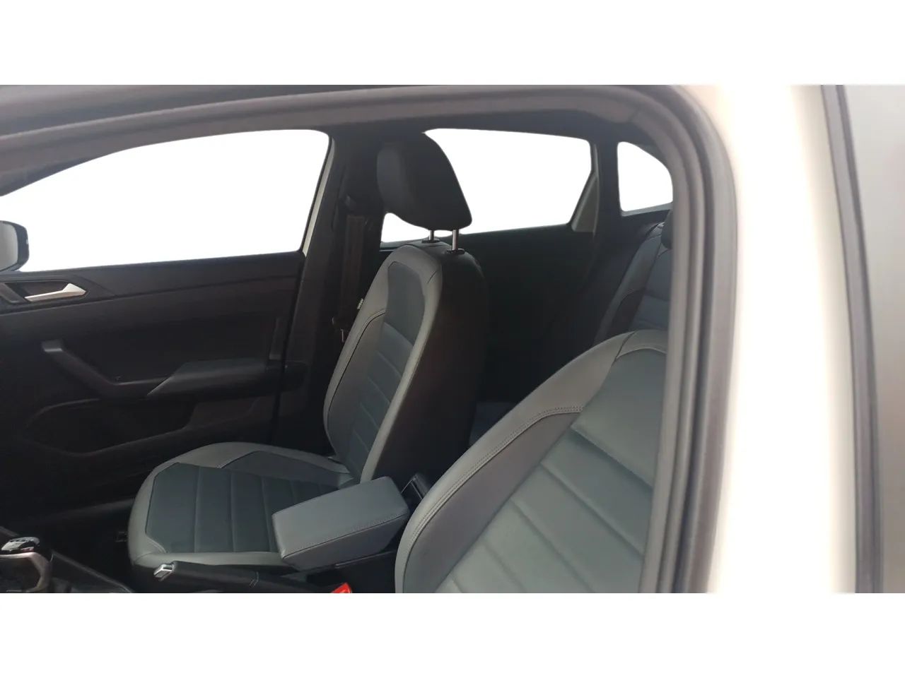 Volkswagen Nivus Highline 1.0 200 TSI Flex Aut., foto 12 de 16