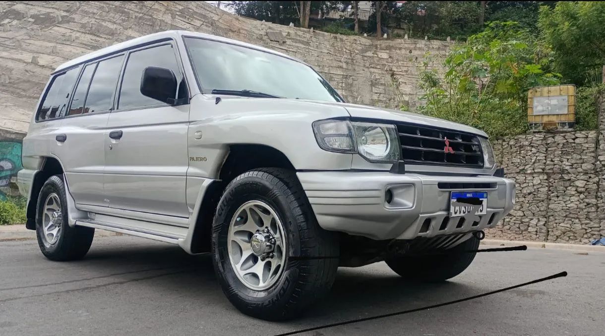 Mitsubishi Pajero GLS 3.5 V6 4P Aut. 2001