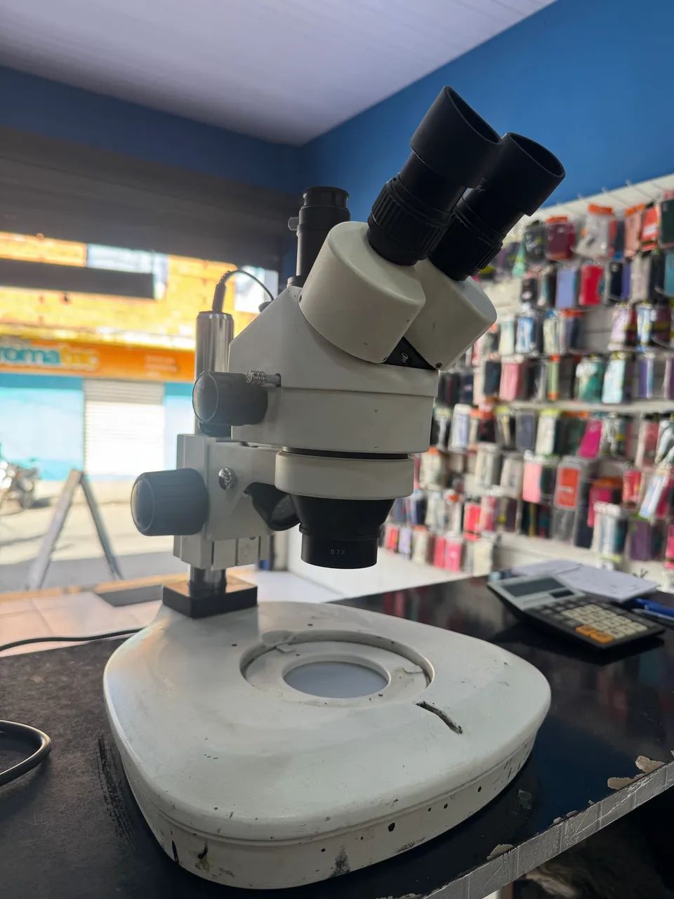 Microscópio trinocular digilab