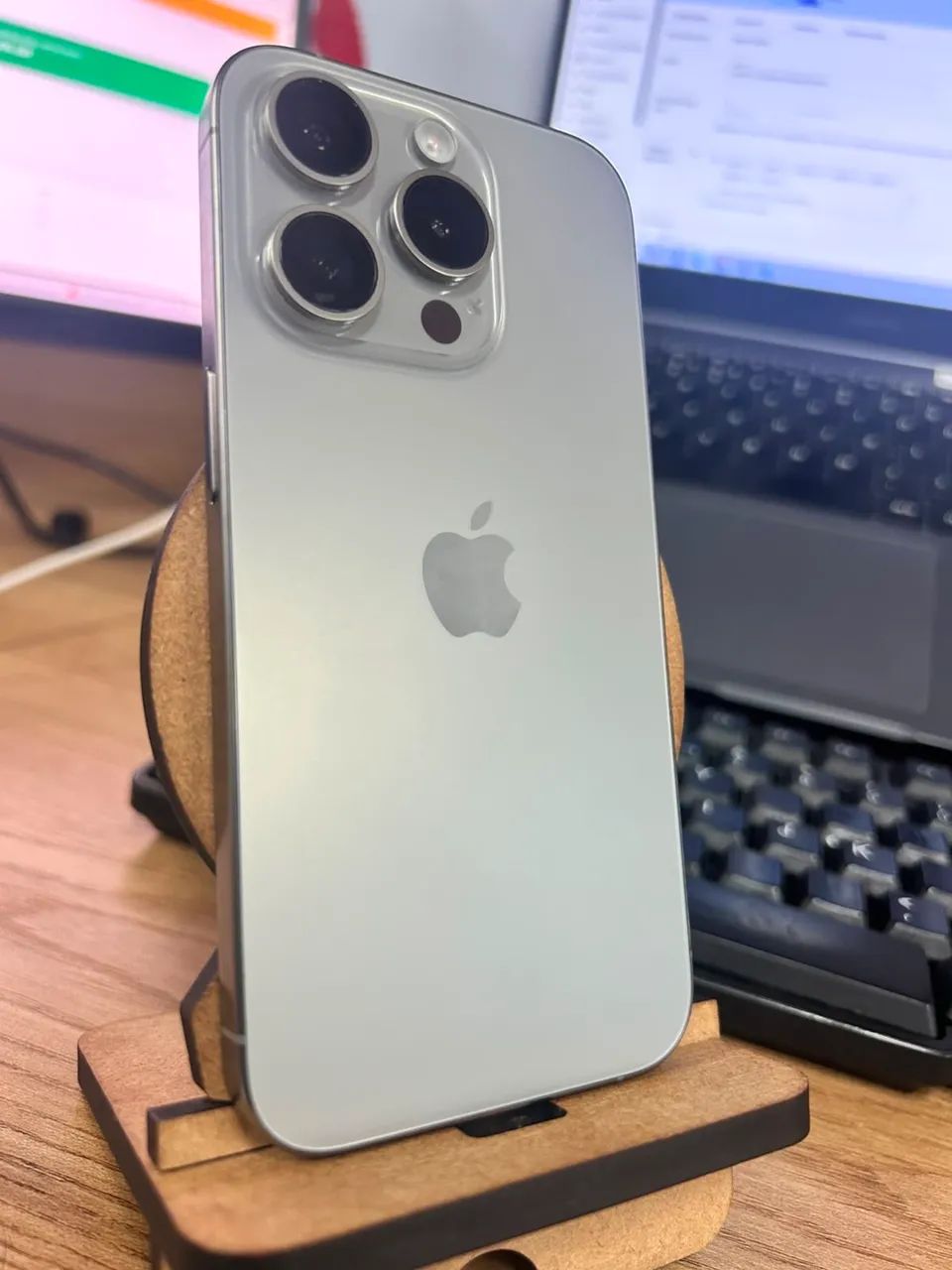 iPhone 15 Pro  - Foto 4