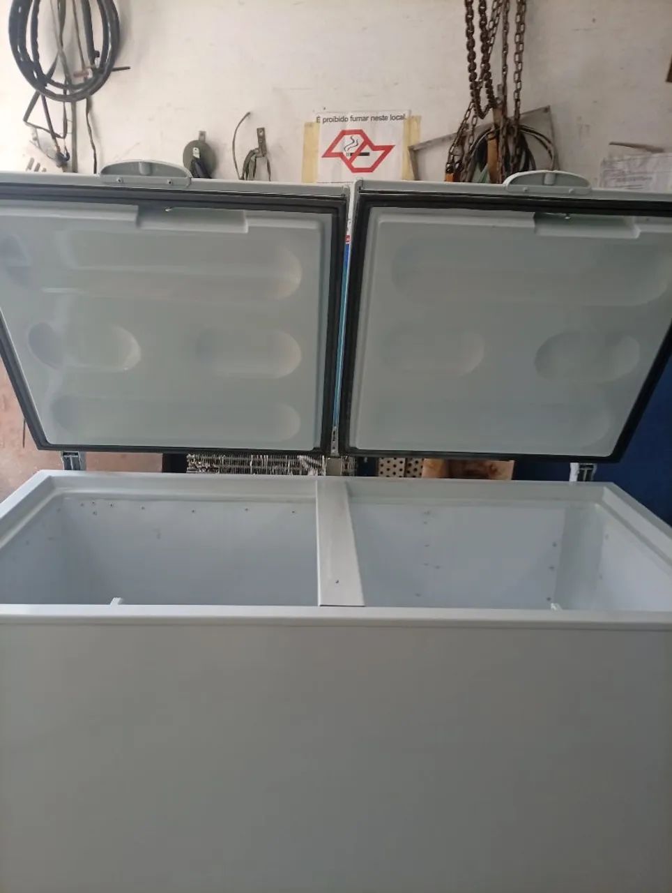 Freezer Metalfrio horizontal 400 litros - Foto 4