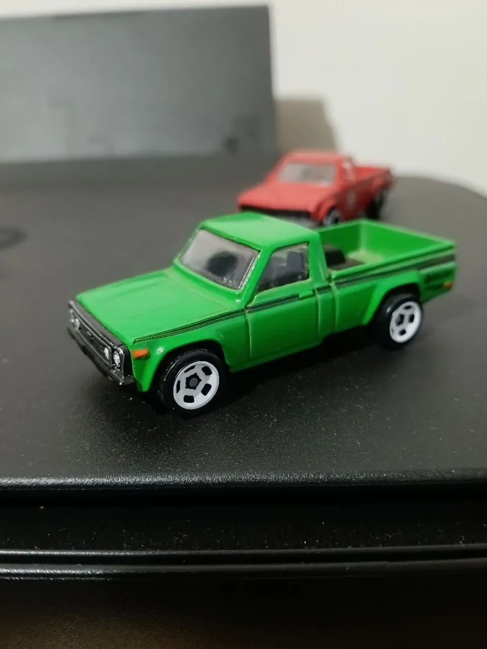 Pack Hotwheels 5 pick ups - Foto 5