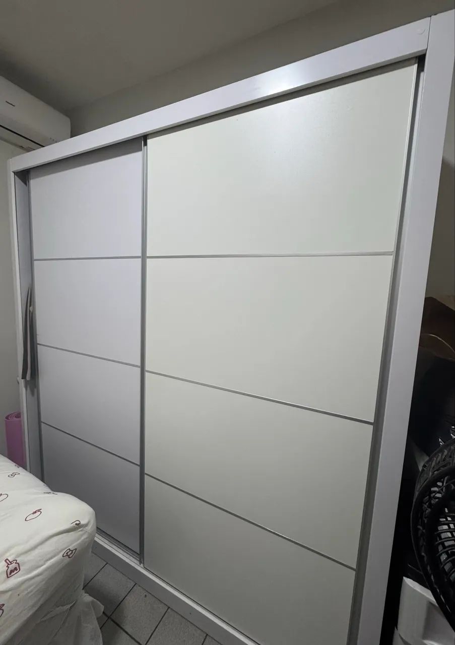 Guarda roupa grande 