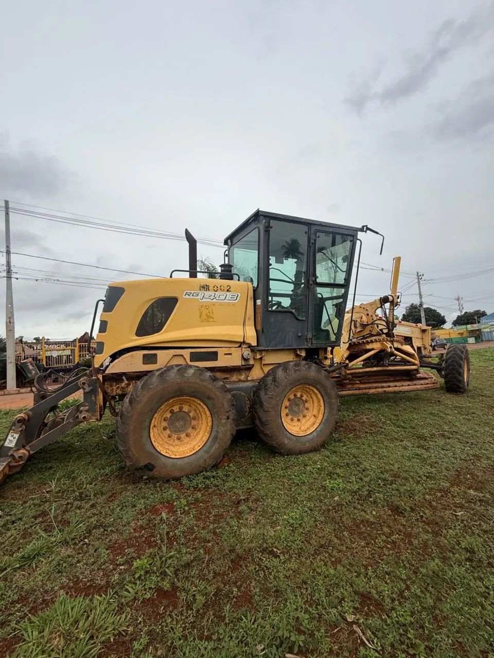 Motoniveladora Patrol New Holland 2009 RG 140.B - Foto 2