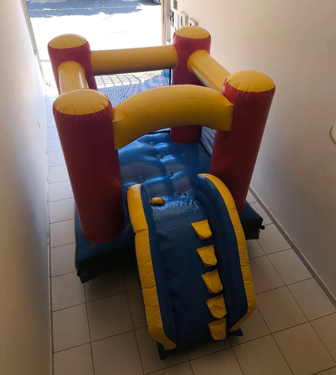 Pula pula com escorregador - inflável  - Foto 5