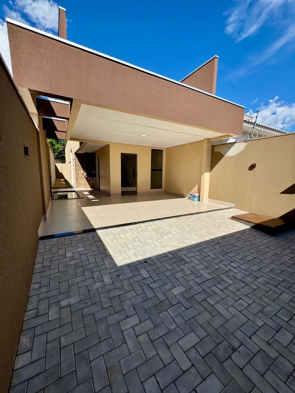 Casa nova - 3 quartos sendo 1 suíte - Plano diretor sul 