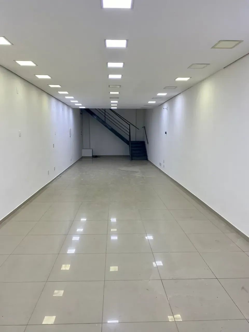 Imóvel comercial de esquina com 2 pavimentos - Foto 2